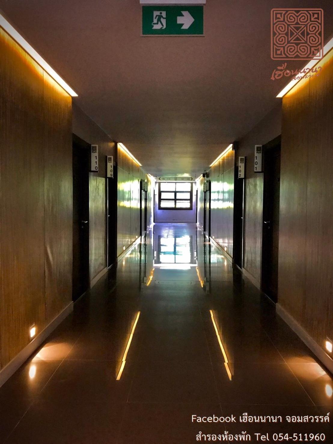 Huern Nana Jomsawan Hotel Phrae Exterior photo