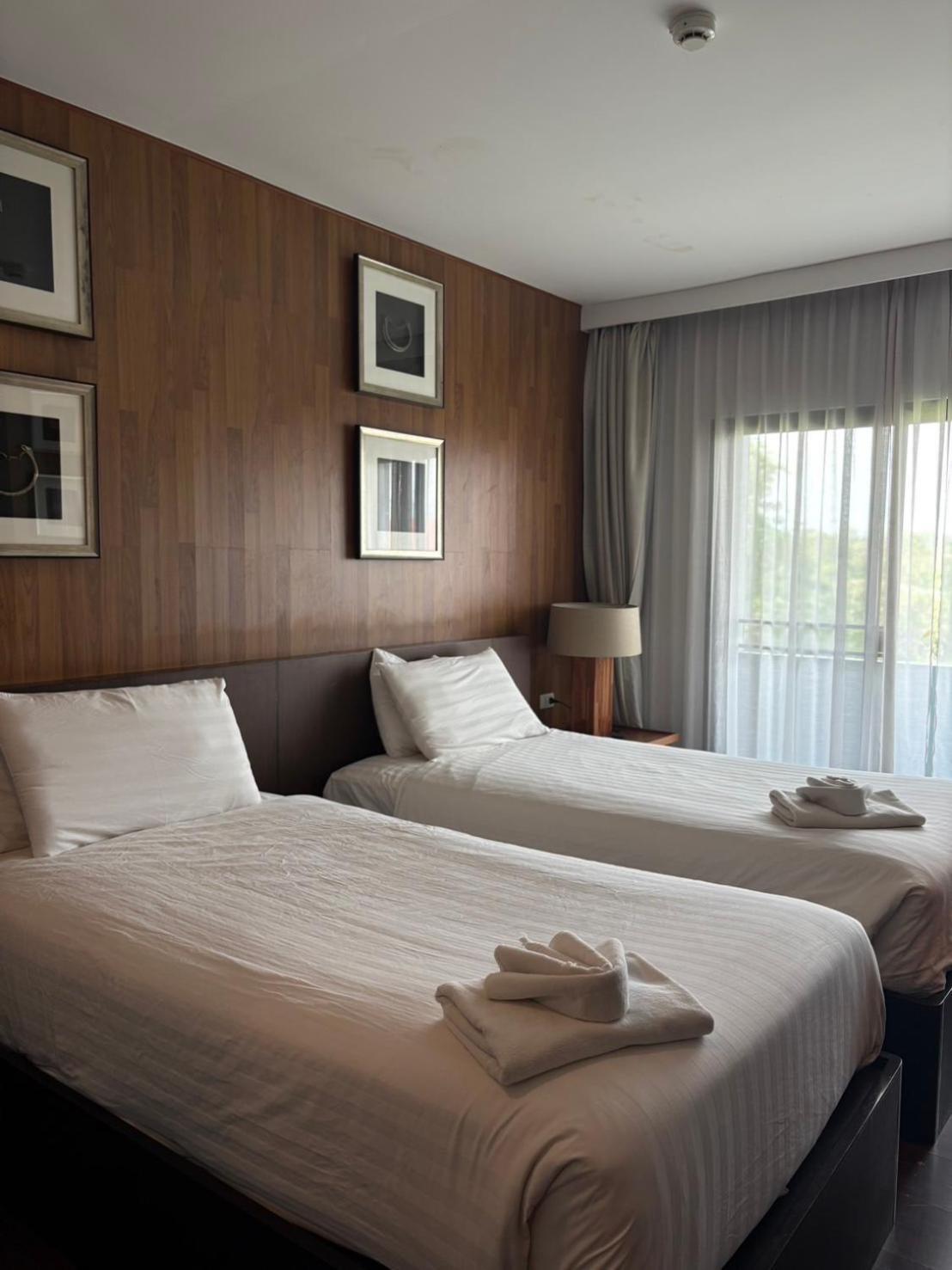 Huern Nana Jomsawan Hotel Phrae Exterior photo