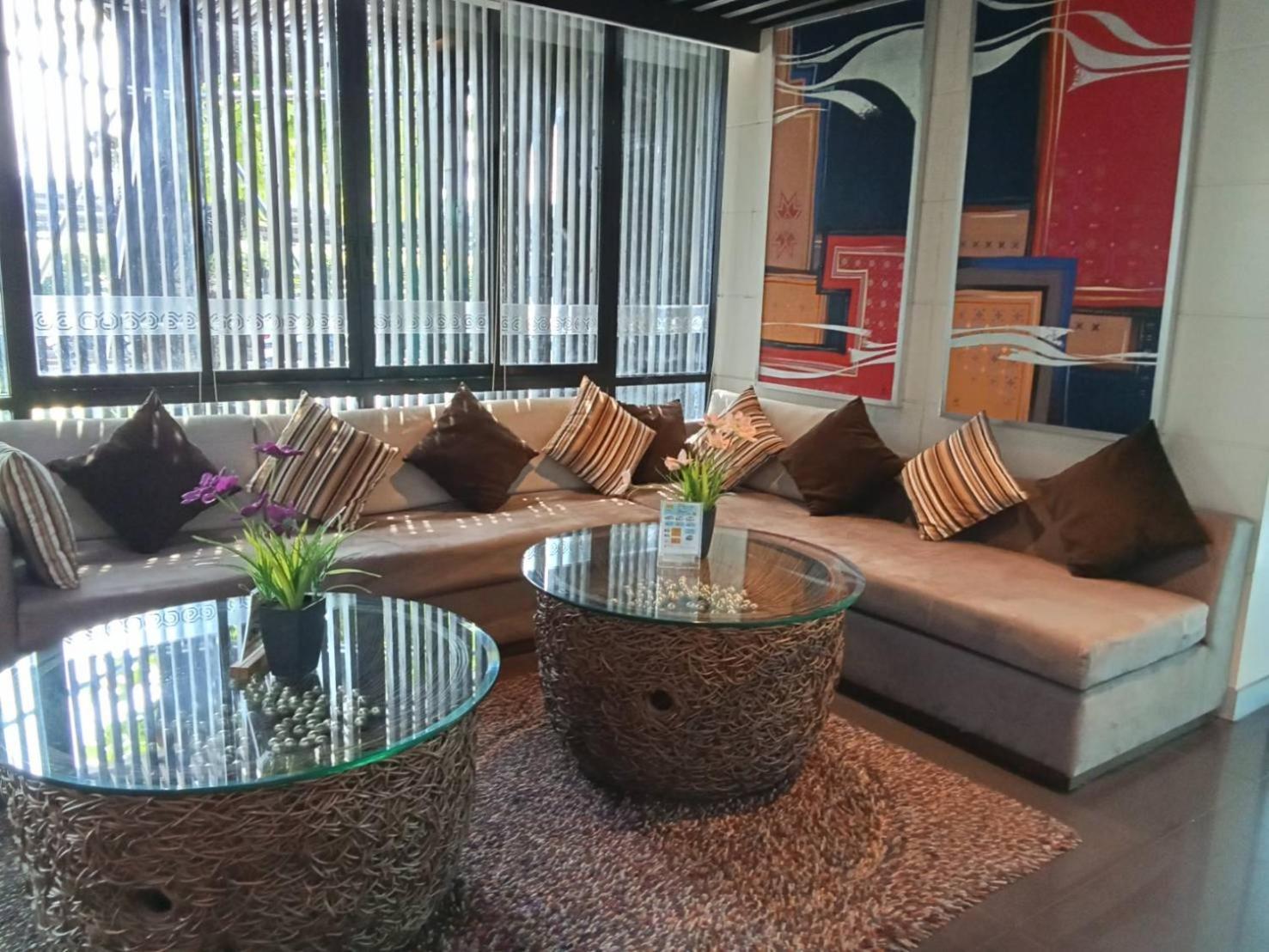 Huern Nana Jomsawan Hotel Phrae Exterior photo